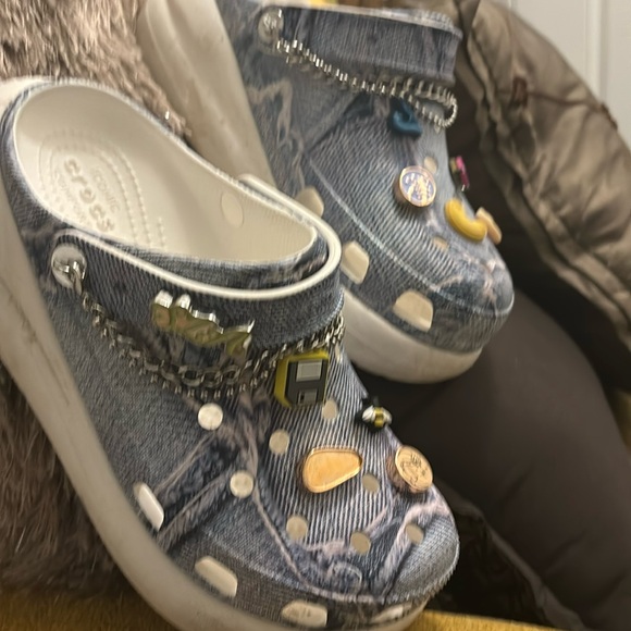 SZA Crocs (platforms) - Picture 1 of 4